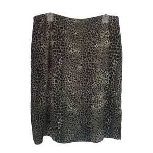 FIRST ISSUE, A LIZ CLAIBORNE COMPANY, ANIMAL PRINT SKIRT. SIZE 16.